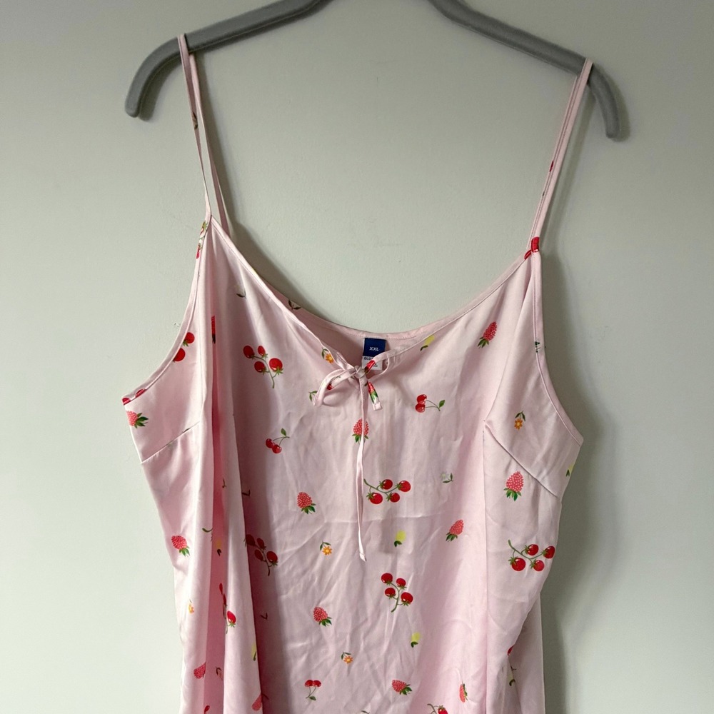 Old Navy Femme Satin Nightgown XXL Pink Fruit Strawberry Cherry Print Cottage